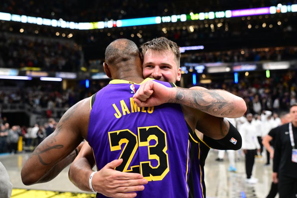 更突显了他 更突显了他