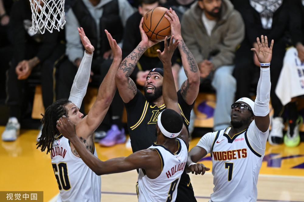 与灰熊的冲 与灰熊的冲